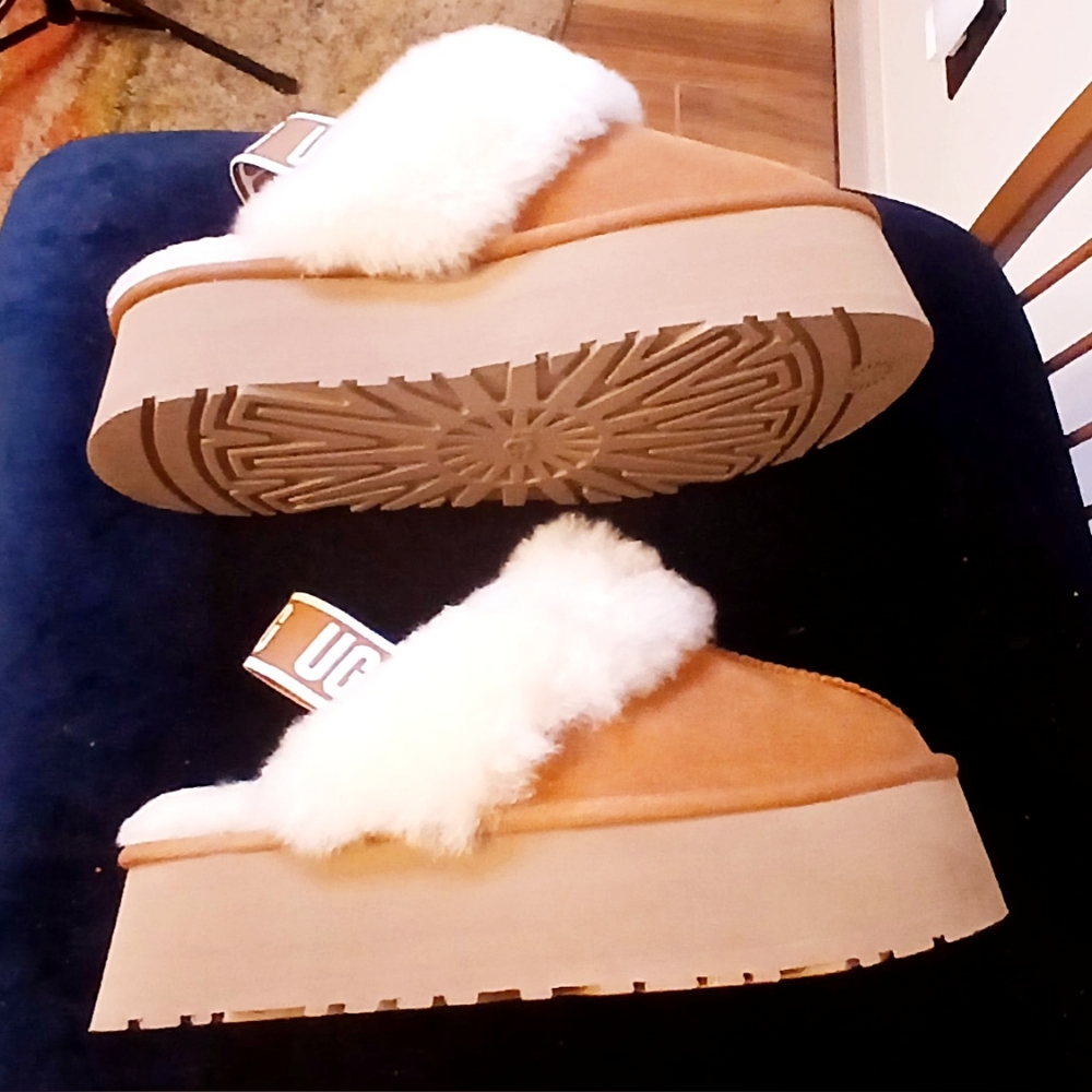 UGG Funkette Slipper, Chestnut, Size 8, *Brand New-Never Worn* (no box)